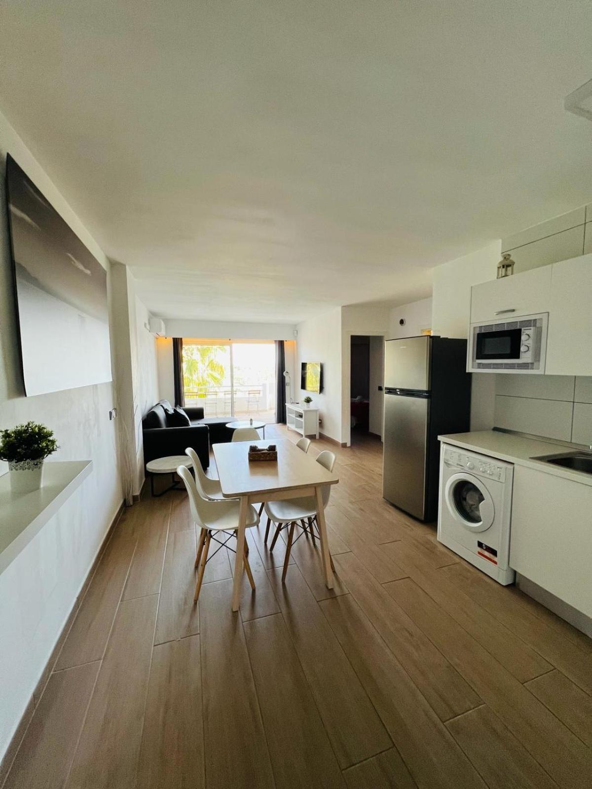 Bright Apartment In Puerto Alcudia Port de Alcudia  ภายนอก รูปภาพ